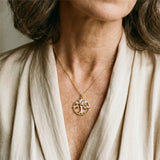 Életfa Medál Cirkonokkal Aranyban