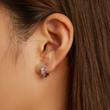 Színes kör alakú fülbevalók ezüst felülettel